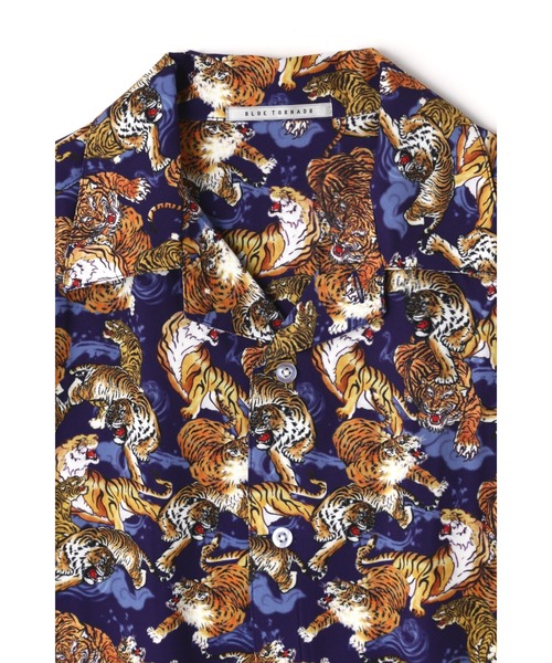 BLUE TORNADO（ブルートルネード）の「BLUE TORNADO∴タイガープリントアロハシャツ（シャツ/ブラウス・メンズ・アイボリー/ネイビー・M/L）」の9枚目の写真