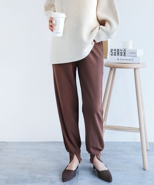 梨地ポンチセンタースリットジョガーパンツ