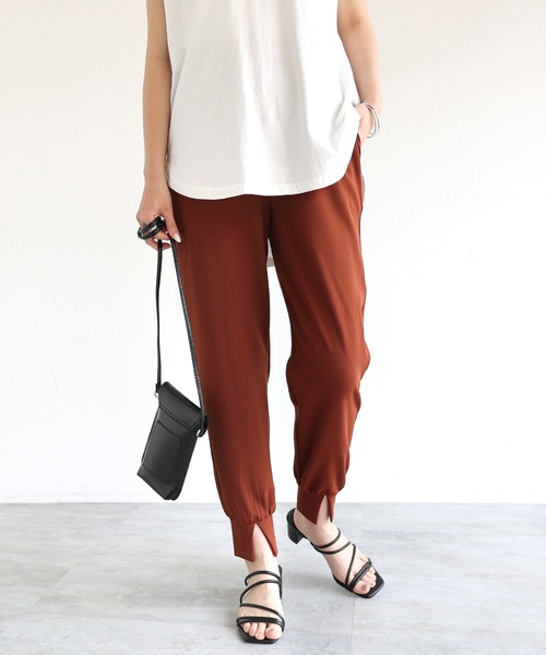 andme（アンドミー）の「梨地ポンチセンタースリットジョガーパンツ（その他パンツ・レディース・カーキ/ブラック/ブラウン/グレイッシュベージュ/ピンク系その他/ピンクベージュ/オレンジ/ネイビー/ライトベージュ・L/M）」の18枚目の写真