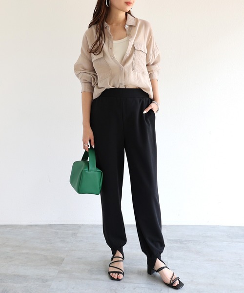 梨地ポンチセンタースリットジョガーパンツ