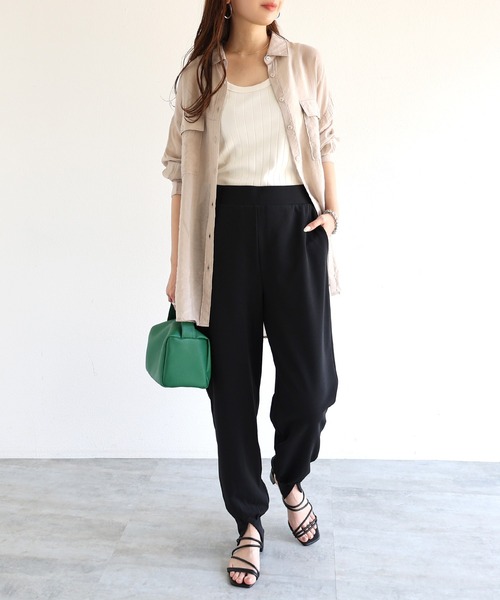 梨地ポンチセンタースリットジョガーパンツ