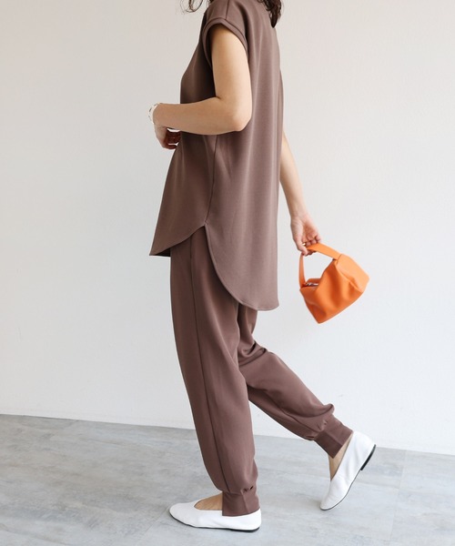 andme（アンドミー）の「梨地ポンチセンタースリットジョガーパンツ（その他パンツ・レディース・カーキ/ブラック/ブラウン/グレイッシュベージュ/ピンク系その他/ピンクベージュ/オレンジ/ネイビー/ライトベージュ・L/M）」の17枚目の写真
