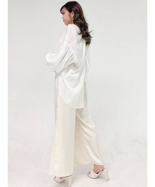 GYDA（ジェイダ）の「BACK OPENギャザースリーブシャツ（シャツ/ブラウス・レディース・ブラック/オフホワイト・FREE）」の4枚目の写真