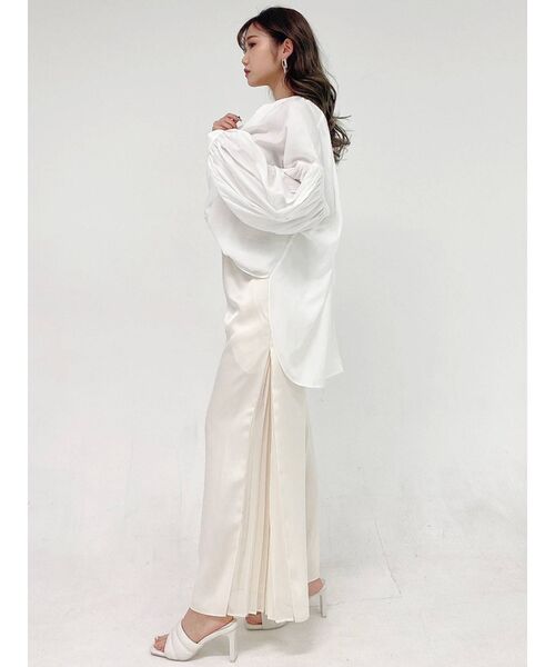 GYDA（ジェイダ）の「BACK OPENギャザースリーブシャツ（シャツ/ブラウス・レディース・ブラック/オフホワイト・FREE）」の7枚目の写真