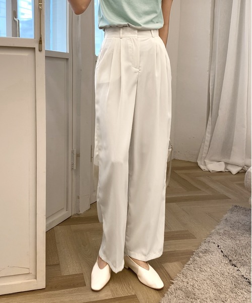 by muni:r（バイ ムニール）の「春夏デイリーハイウエストピンタックスラックス（スラックス・レディース・ブラック/ブルー/アイボリー・FREE）」の2枚目の写真