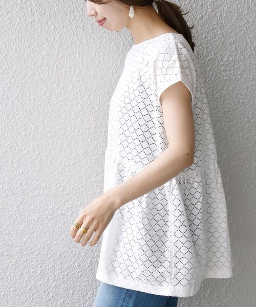 SHIPS any(シップス エニィ)の「SHIPS any:〈ウォッシャブル〉ホール レース ペプラム TEE◇(Tシャツ/カットソー・レディース・ホワイト/ネイビー/オフホワイト・ONE SIZE)」の15枚目の写真