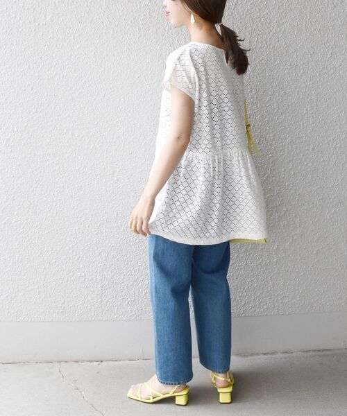 SHIPS any(シップス エニィ)の「SHIPS any:〈ウォッシャブル〉ホール レース ペプラム TEE◇(Tシャツ/カットソー・レディース・ホワイト/ネイビー/オフホワイト・ONE SIZE)」の19枚目の写真