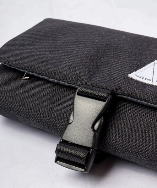 DAY OUT(デイアウト)の「DAY OUT Noir-Multi Shoulder Bag / ノアールーマルチショルダーバッグ(ショルダーバッグ・メンズ・ブラック・FREE)」の13枚目の写真