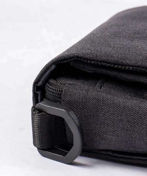 DAY OUT(デイアウト)の「DAY OUT Noir-Multi Shoulder Bag / ノアールーマルチショルダーバッグ(ショルダーバッグ・メンズ・ブラック・FREE)」の4枚目の写真