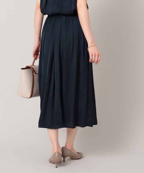 UNTITLED（アンタイトル）の「◆【セットでも単品でも】ドット柄 ミモレ丈スカート＜洗える／SETUP／ウエストゴム／通勤＞（スカート・レディース・ベージュ系その他4/ブルー系/ネイビー系・00/02/04/44/48）」の8枚目の写真