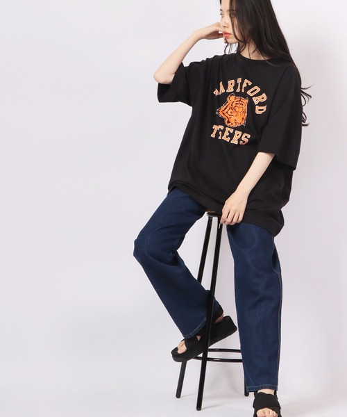Revo.(レボ)の「Revo. USAコットン×リサイクルコットンルーズシルエット カレッジプリントTee(Tシャツ/カットソー・メンズ・ブルー系その他/ダークパープル/グリーン/ホワイト/ブラック・1/2)」の8枚目の写真