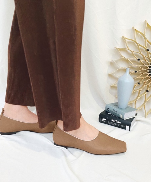 MAMIAN(マミアン)の「ステッチパイピング 甲深フラットパンプス(パンプス・レディース・ブラック/ベージュ/アイボリー・22.5cm/23.5cm/24.5cm/23.0cm/24.0cm/25.0cm)」の5枚目の写真