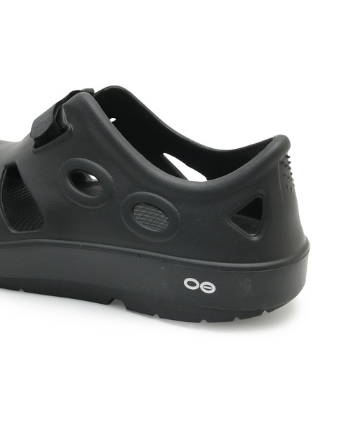 OOFOS（ウーフォス）の「【 OOFOS / ウーフォス 】Oofos OoCando（サンダル・メンズ・ブラック・S/M/L）」の3枚目の写真