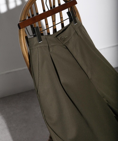 NILWAY（ニルウェイ）の「ロールアップワイドストレートパンツ/スラックス（スラックス・メンズ・ブラック/カーキ/アイボリー・SMALL/MEDIUM/LARGE）」の6枚目の写真