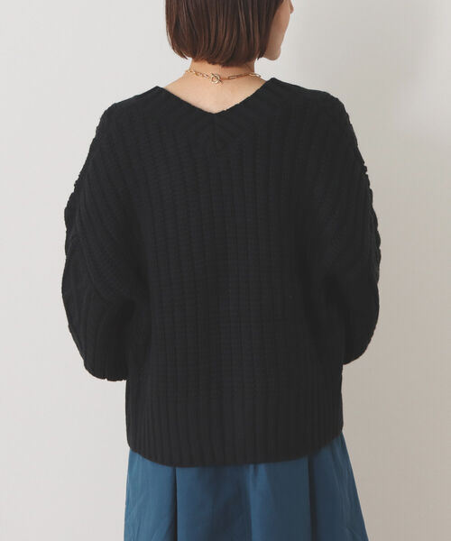 BEAMS HEART（ビームスハート）の「BEAMS HEART / ケーブル ショート カーディガン（カーディガン/ボレロ・レディース・ブラック/ホワイト系その他5/パープル系その他5・FREE）」の19枚目の写真