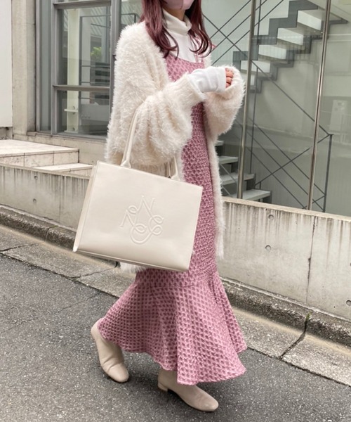 one after another NICE CLAUP(ワンアフターアナザーナイスクラップ)の「A4サイズ収納/ロゴモチーフエンボストートバッグ(トートバッグ・レディース・アイボリー/ベージュ/ブラック・FREE)」の14枚目の写真