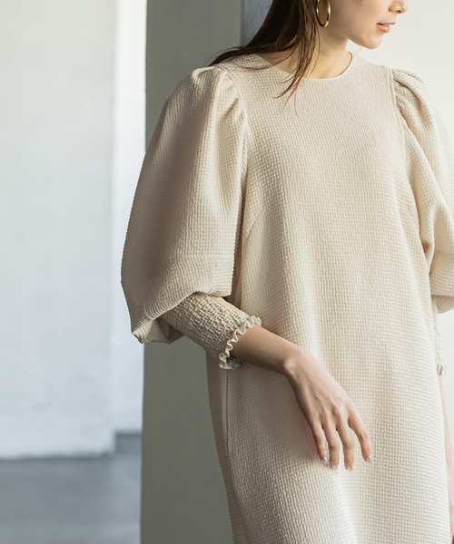 Noble（ノーブル）の「《追加》クレープマテリアルボリュームスリーブ  