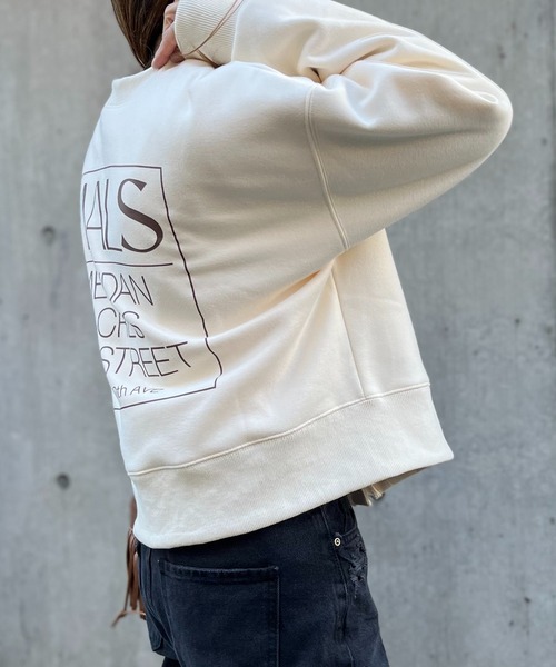 mi via loca(ミヴィアロカ)の「ビッグパールボタン 2WAY 枠ロゴ ボアスウェットカーディガン(スウェット・レディース・キナリ/スミクロ/ラベンダー・FREE)」の7枚目の写真