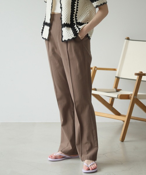 RAY CASSIN（レイカズン）の「S/M/L展開　リネンライクリラックスセミフレアパンツ（スラックス・レディース・ブラック/サックスブルー/ブラウン/ライトカーキ/ベージュ・SMALL/MEDIUM/LARGE）」の3枚目の写真