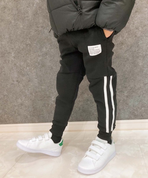 THE CASUAL（カジュアル）の「裏起毛　ラインテックパンツ（その他パンツ・キッズ・杢グレー/グレー系/ネイビー系/ブラック/グレー系1/ベージュ系/ネイビー/ベージュ/チャコール/ブラック系・130cm/140cm/150cm/160cm/110cm/120cm）」の2枚目の写真