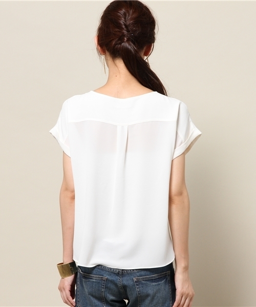 ELFORBR（エルフォーブル）の「ジョーゼット半袖ノーカラーブラウス（シャツ/ブラウス・レディース・ホワイト/ネイビー・38）」の4枚目の写真