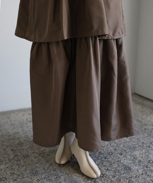 r.（アールドット）の「ソフトタフタ ティアード キャミワンピース（ジャンパースカート・レディース・グレイッシュベージュ/ブラック/キナリ・FREE）」の18枚目の写真