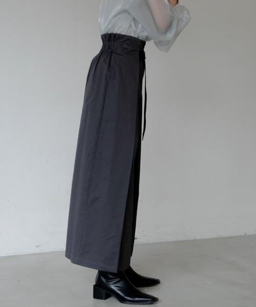 VACANCY（ヴァカンシー）の「配色ベルトコットンツイルスカート（スカート・レディース・ベージュ/チャコールグレー・FREE）」の16枚目の写真