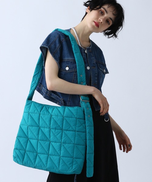 PAGEBOY(ページボーイ)の「パテッドBIGショルダー(ショルダーバッグ・レディース・ターコイズブルー/オフホワイト/ブラック・FREE)」の3枚目の写真