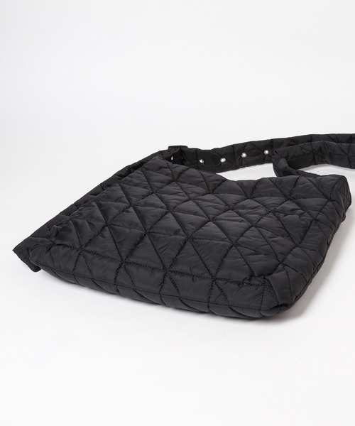 PAGEBOY(ページボーイ)の「パテッドBIGショルダー(ショルダーバッグ・レディース・ターコイズブルー/オフホワイト/ブラック・FREE)」の14枚目の写真