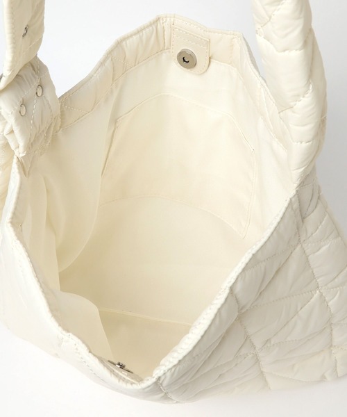 PAGEBOY(ページボーイ)の「パテッドBIGショルダー(ショルダーバッグ・レディース・ターコイズブルー/オフホワイト/ブラック・FREE)」の22枚目の写真