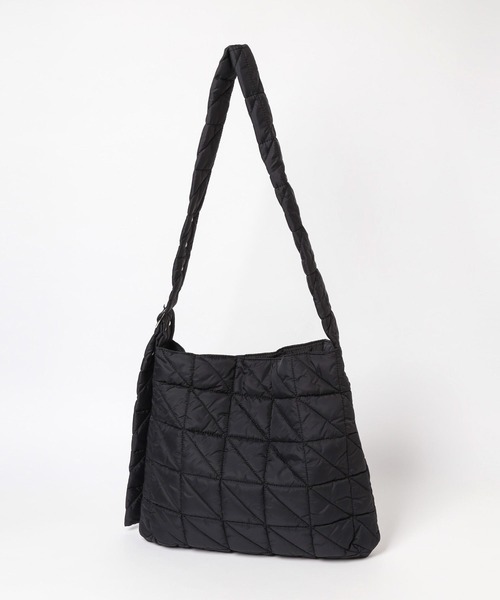 PAGEBOY(ページボーイ)の「パテッドBIGショルダー(ショルダーバッグ・レディース・ターコイズブルー/オフホワイト/ブラック・FREE)」の5枚目の写真