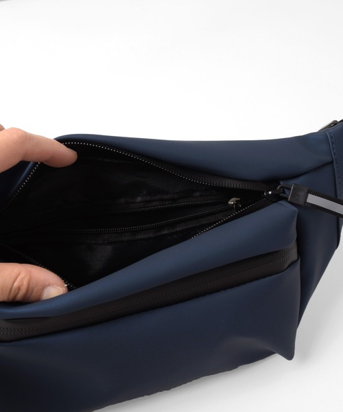 GLAZOS(グラソス)の「ミニボディバッグ(ボディバッグ/ウエストポーチ・キッズ・ブラック/ネイビー/カーキ/グレー・フリー)」の11枚目の写真