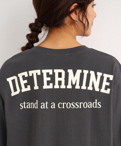 Cutie Blonde(キューティーブロンド)の「◆深めスリットで楽ちん! たっぷりバックロゴ チュニックTシャツ(チュニック・レディース・ホワイト系/チャコール/キャメル/ネイビー・00)」の18枚目の写真