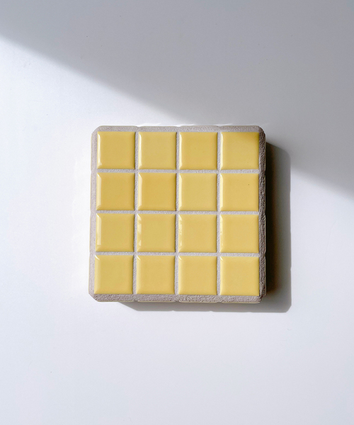 journal standard Furniture (ジャーナルスタンダードファニチャー)の「《WEB限定》【coloris tile/クロリタイル】JSF別注 PLATE S アクセサリートレー(ステーショナリー・レディース・マスタード・FREE)」の2枚目の写真