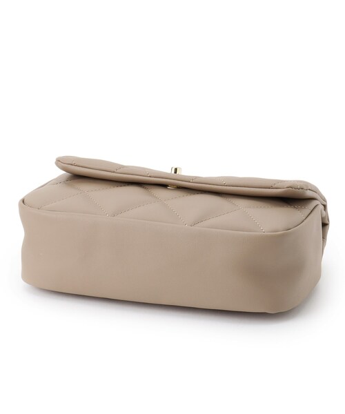 SHOO・LA・RUE（シューラルー）の「◆キルティングチェーンショルダーバッグ（ショルダーバッグ・レディース・ベージュ/ブラック・00）」の6枚目の写真