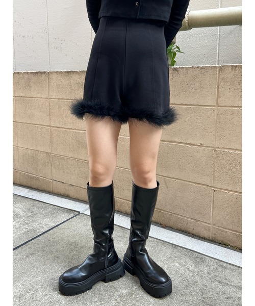 PHILLY（フィリー）の「【PHILLY】ファー付きコンパクトショートパンツ（その他パンツ・レディース・ベージュ/ブラック・FREE）」の2枚目の写真