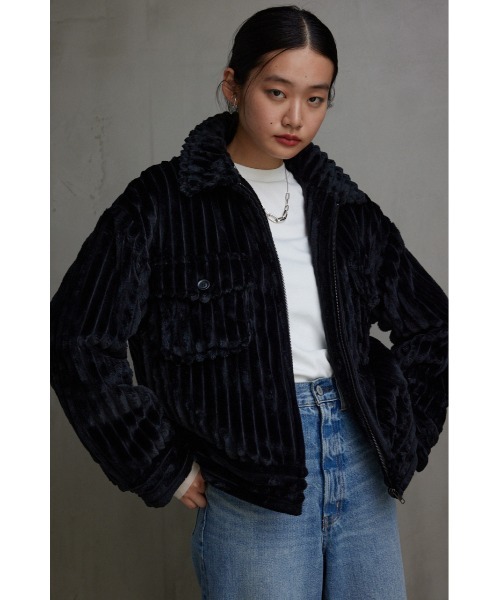 AZUL by moussy（アズールバイマウジー）の「B-HEATフェイクファーCPOブルゾン（ブルゾン・レディース・ライトベージュ/ブラック・SMALL/MEDIUM）」の5枚目の写真