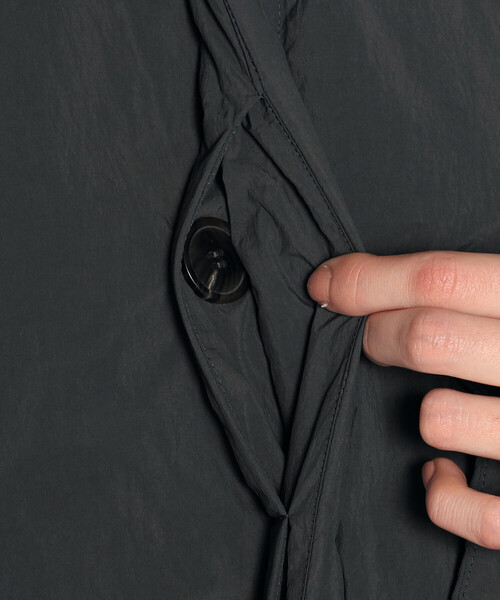 DANTON（ダントン）の「WOMEN'S NYLON TAFFETA INSULATION COAT（ステンカラーコート・レディース・チャコール/ベージュ・S/XS/M）」の18枚目の写真
