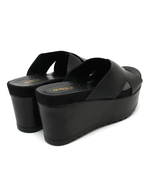 Chico（チコ）の「クロス厚底サンダル（サンダル・レディース・ホワイト/ブラック/シルバー・SMALL/MEDIUM/LARGE）」の6枚目の写真