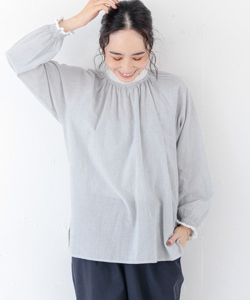 studio CLIP（スタディオクリップ）の「レースシャーリングブラウス（シャツ/ブラウス・レディース・その他1/オフホワイト/その他2/スモーク/その他3/ネイビー・LARGE/MEDIUM）」の4枚目の写真