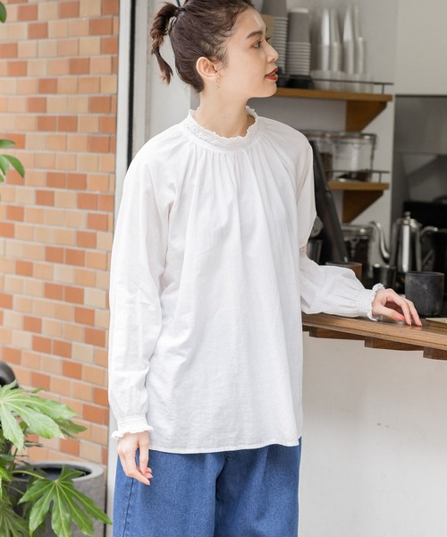 studio CLIP（スタディオクリップ）の「レースシャーリングブラウス