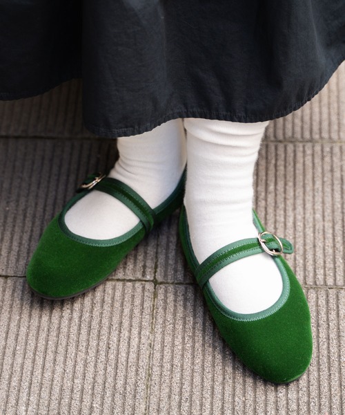 ROVERETO（ロベレート）の「∴【 ROVERETO / ロベレート 】 ベロア メリージェーン パンプス MARYJANE HDCKEX230505（パンプス・レディース・ベージュ/ブラック/ピンク/グリーン/ネイビー・M/S/L）」の4枚目の写真