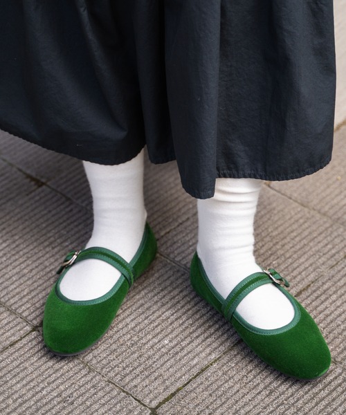 ROVERETO（ロベレート）の「∴【 ROVERETO / ロベレート 】 ベロア メリージェーン パンプス MARYJANE HDCKEX230505（パンプス・レディース・ベージュ/ブラック/ピンク/グリーン/ネイビー・M/S/L）」の11枚目の写真