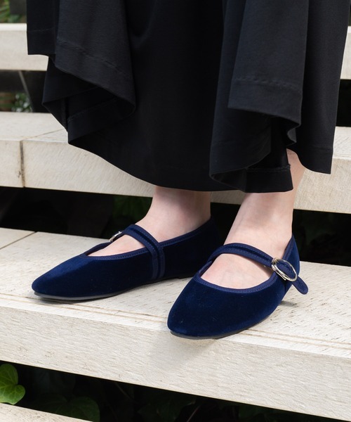 ROVERETO（ロベレート）の「∴【 ROVERETO / ロベレート 】 ベロア メリージェーン パンプス MARYJANE HDCKEX230505（パンプス・レディース・ベージュ/ブラック/ピンク/グリーン/ネイビー・M/S/L）」の17枚目の写真