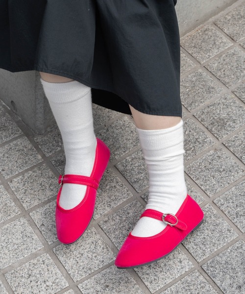 ROVERETO（ロベレート）の「∴【 ROVERETO / ロベレート 】 ベロア メリージェーン パンプス MARYJANE HDCKEX230505（パンプス・レディース・ベージュ/ブラック/ピンク/グリーン/ネイビー・M/S/L）」の22枚目の写真