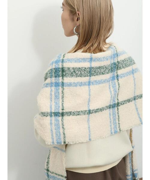 Samansa Mos2 blue(サマンサモスモスブルー)の「ブークレチェックマフラー(ストール/ショール・レディース・キナリ/モカ/ブルー・F)」の7枚目の写真