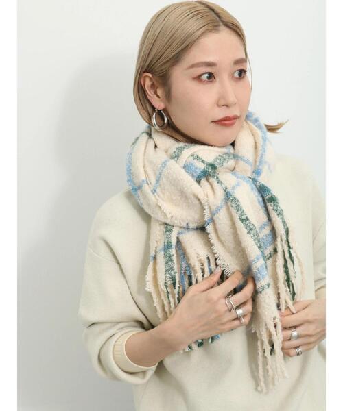 Samansa Mos2 blue(サマンサモスモスブルー)の「ブークレチェックマフラー(ストール/ショール・レディース・キナリ/モカ/ブルー・F)」の9枚目の写真