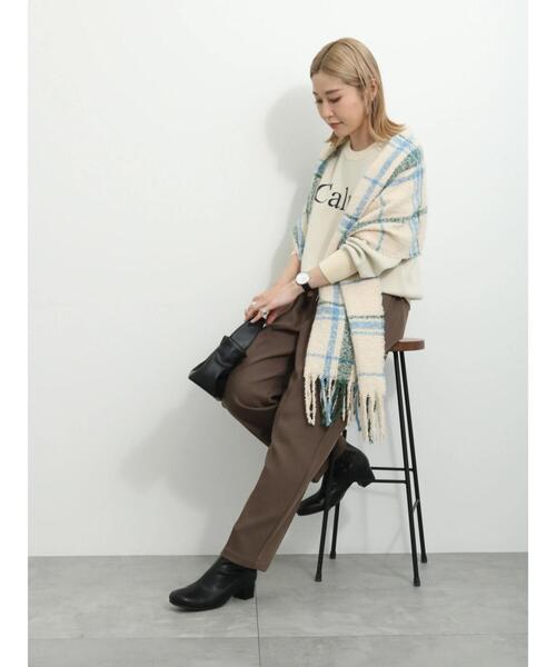 Samansa Mos2 blue(サマンサモスモスブルー)の「ブークレチェックマフラー(ストール/ショール・レディース・キナリ/モカ/ブルー・F)」の11枚目の写真