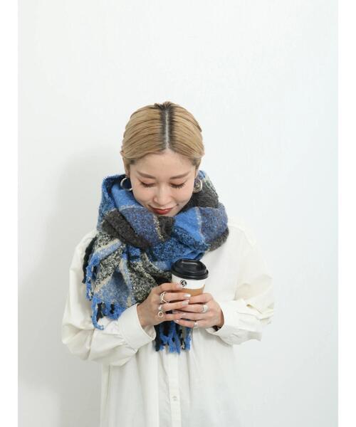 Samansa Mos2 blue(サマンサモスモスブルー)の「ブークレチェックマフラー(ストール/ショール・レディース・キナリ/モカ/ブルー・F)」の12枚目の写真