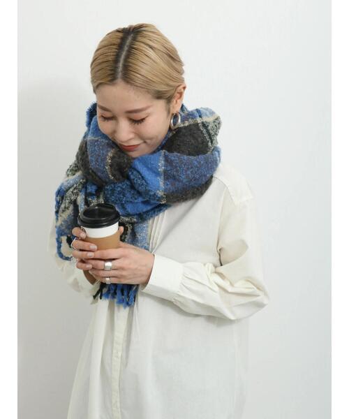 Samansa Mos2 blue(サマンサモスモスブルー)の「ブークレチェックマフラー(ストール/ショール・レディース・キナリ/モカ/ブルー・F)」の14枚目の写真